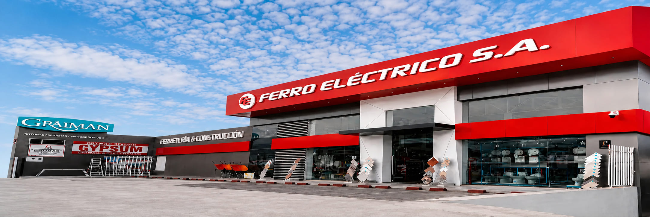 Fachada principal de Ferro Eléctrico en Ibarra
